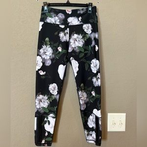Victoria’s Secret floral ankle leggings